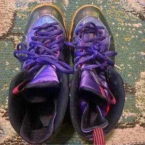 Nike Foamposite One Girls Size 7Y Purple Athletic Shoes Sneakers